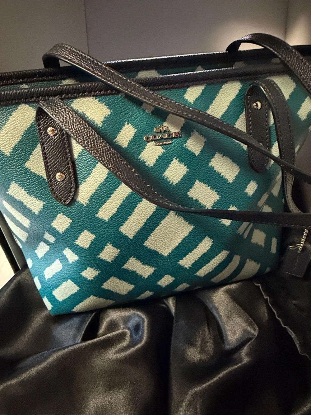 Coach authentic mini
